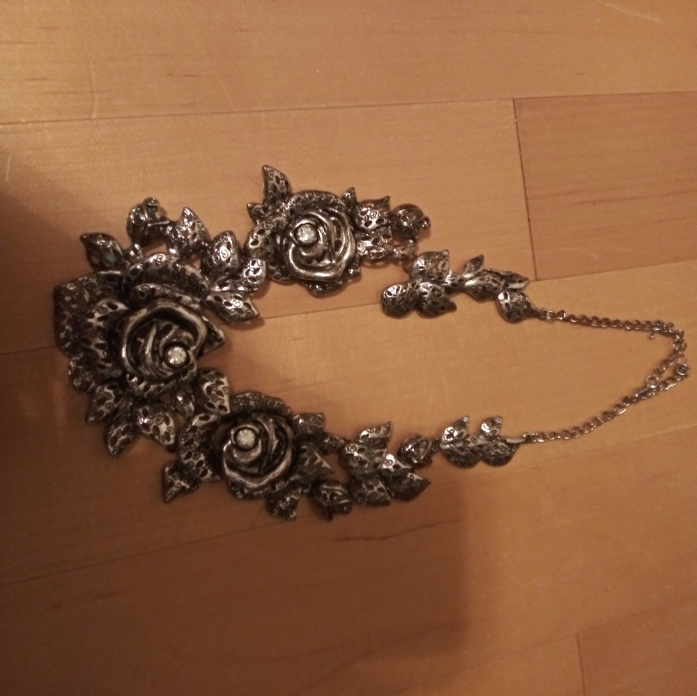 Fashion necklace